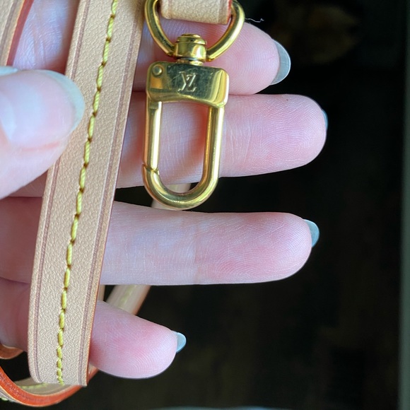 Louis Vuitton Favorite MM - Picture 15 of 16